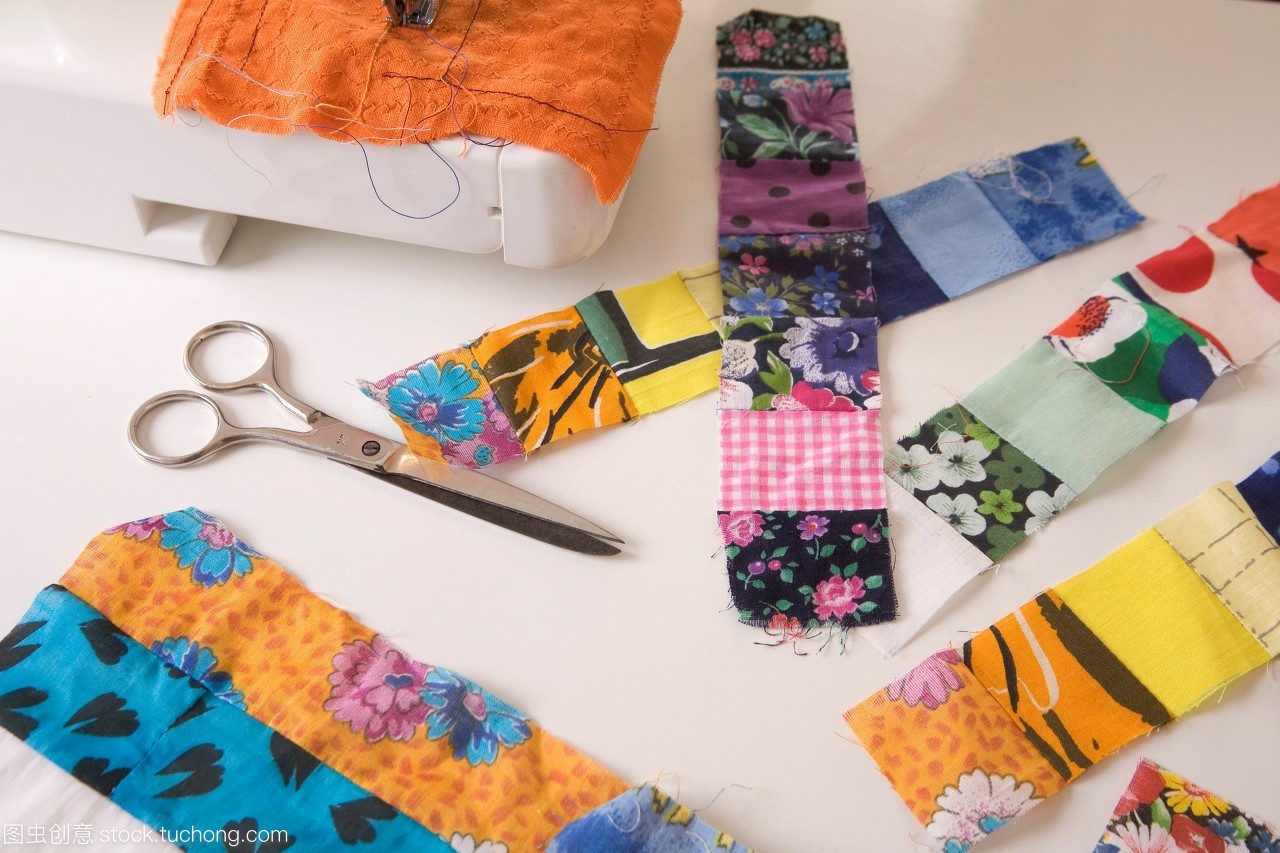 色彩織就的生活詩篇 紡織品在日常中的斑斕印記